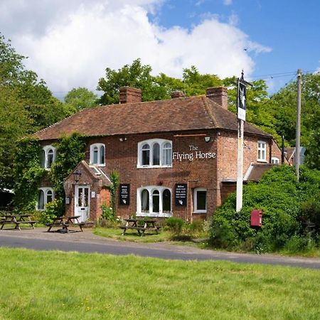 The Flying Horse Inn Boughton Aulph Exterior foto
